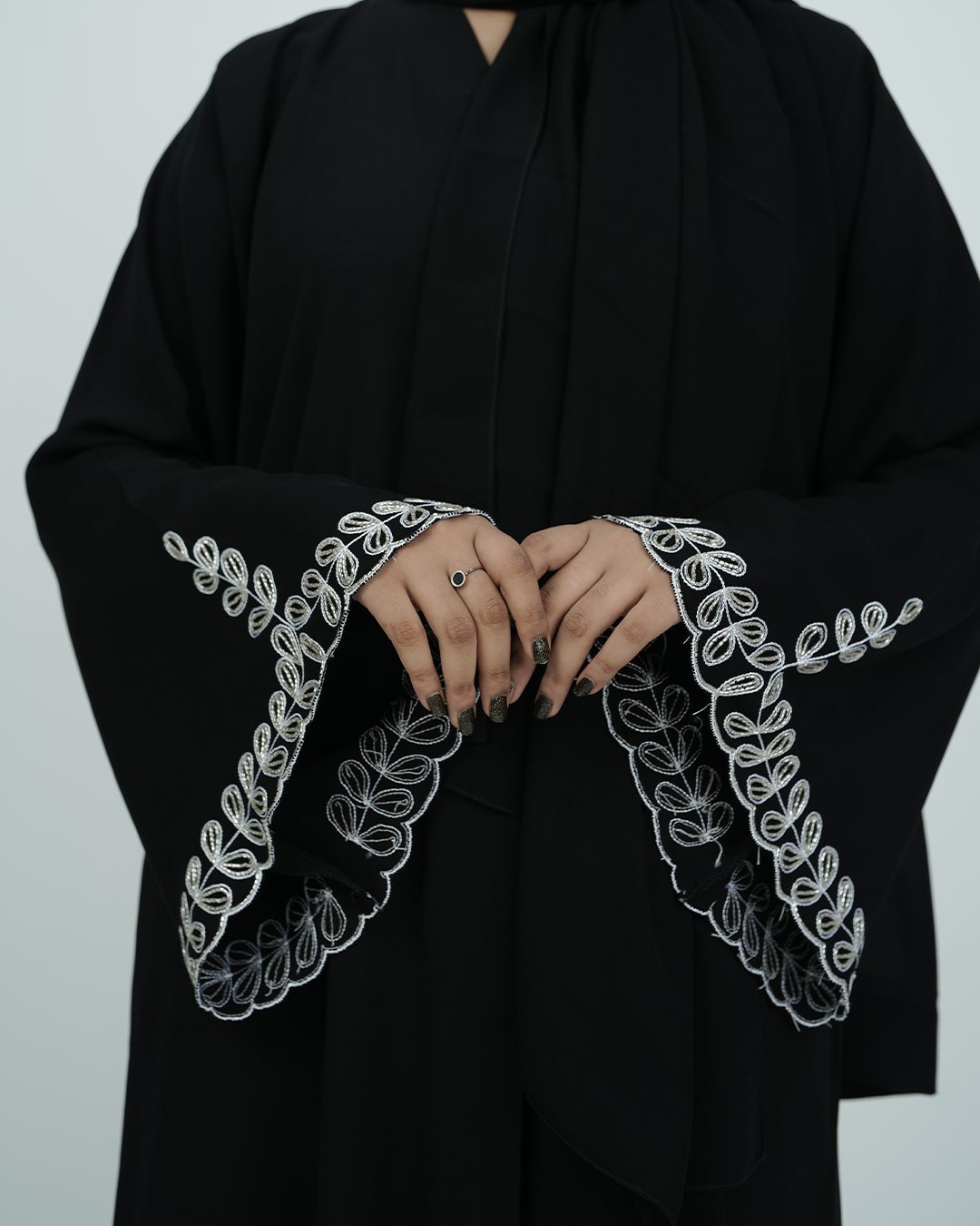 INFINITY LOOP ABAYA