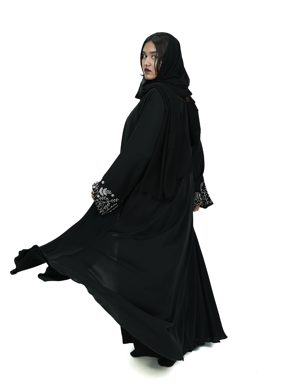 THE SILVER WINE ABAYA