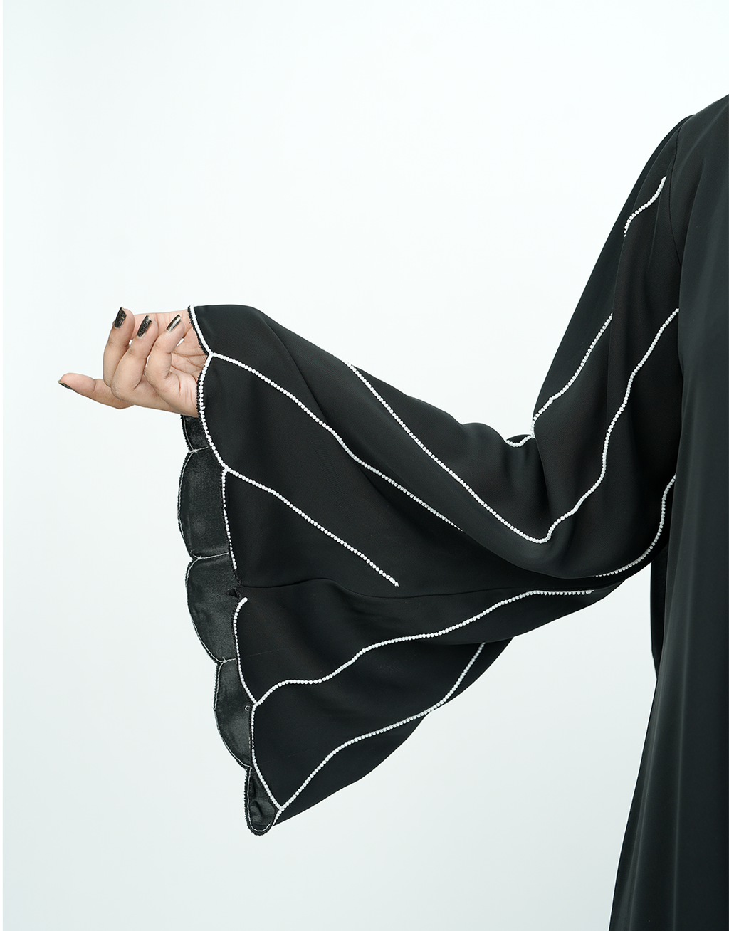 RIPPLE SLEEVE ABAYA